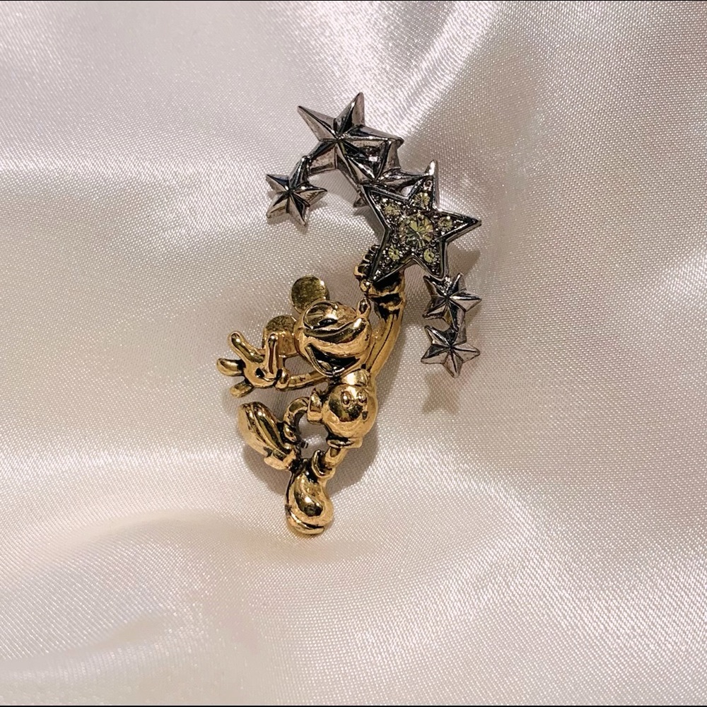 Disney marked Mickey Mouse Pin/brooch